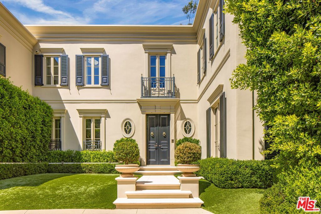 Photo of 2401 Bowmont Drive, Beverly Hills, CA 90210 (MLS # 25589253)