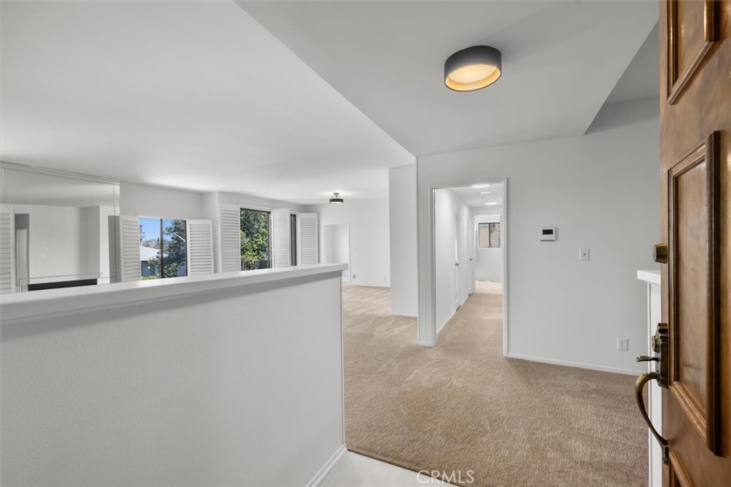 1909 Glendon Avenue 201