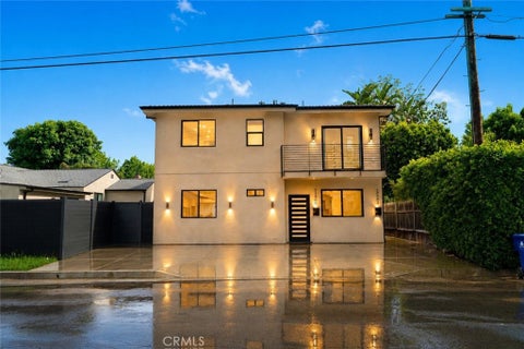 Photo of 13500 Bessemer Street, Van Nuys, CA 91401 (MLS # GD26144584)