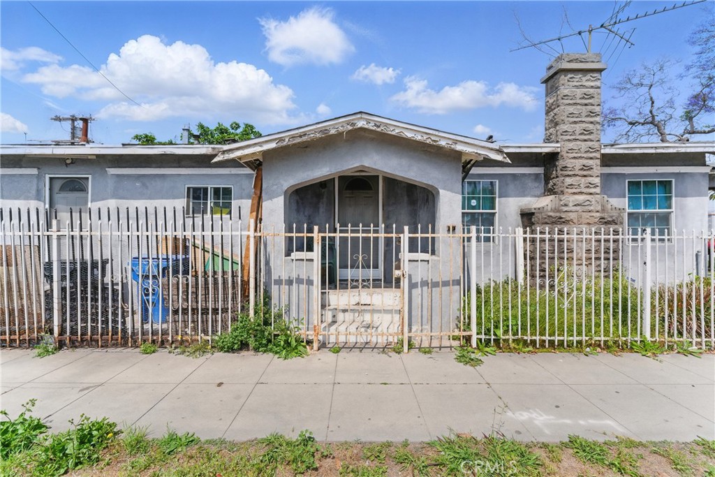 Properties 4 1500 W 59th Place
