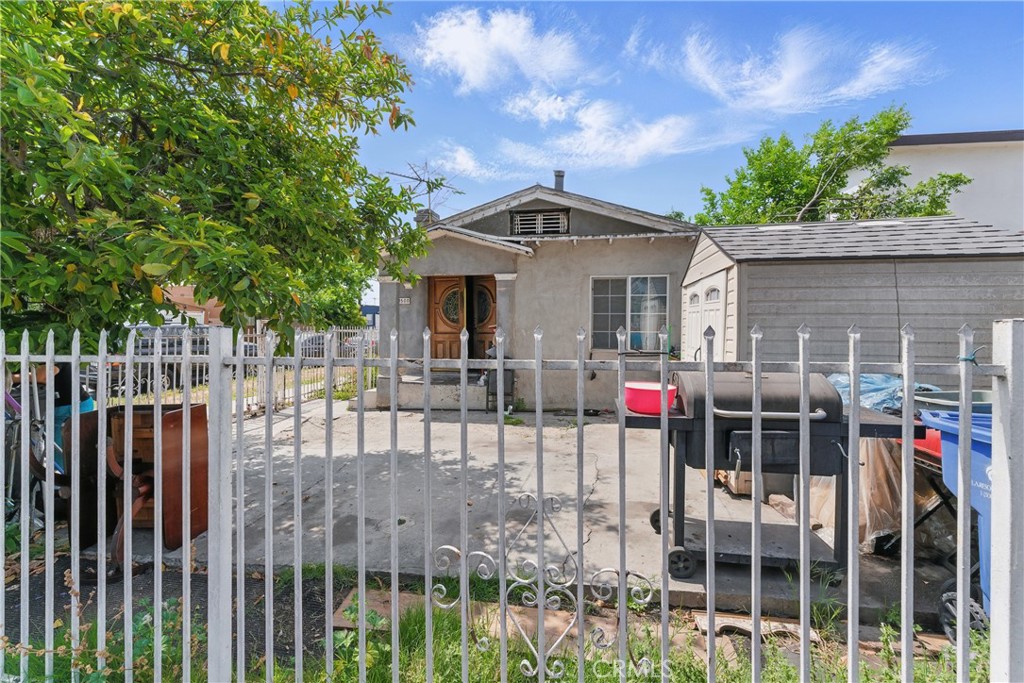 Properties 3 1500 W 59th Place