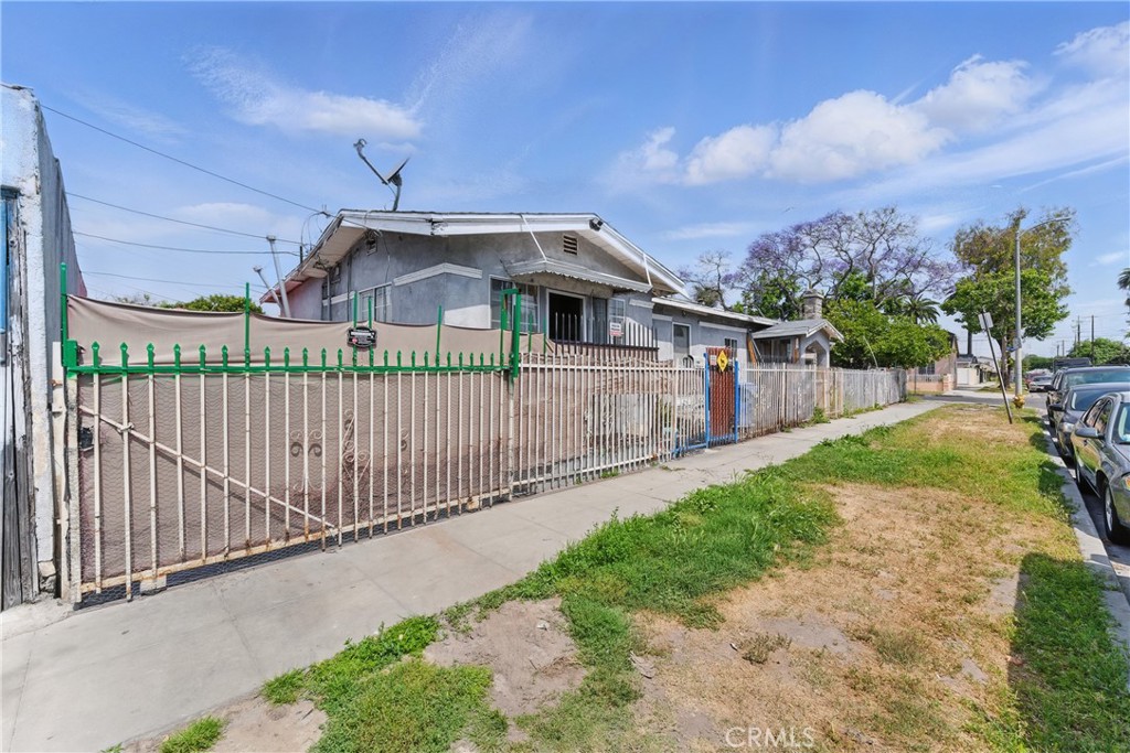 Properties 2 1500 W 59th Place