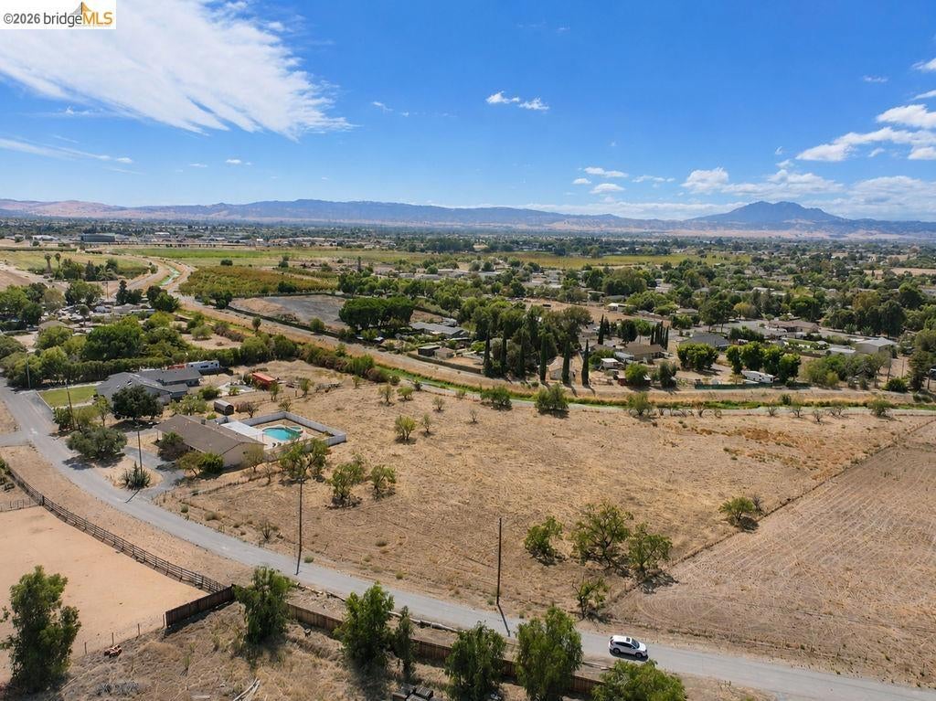 3199 Crismore Dr