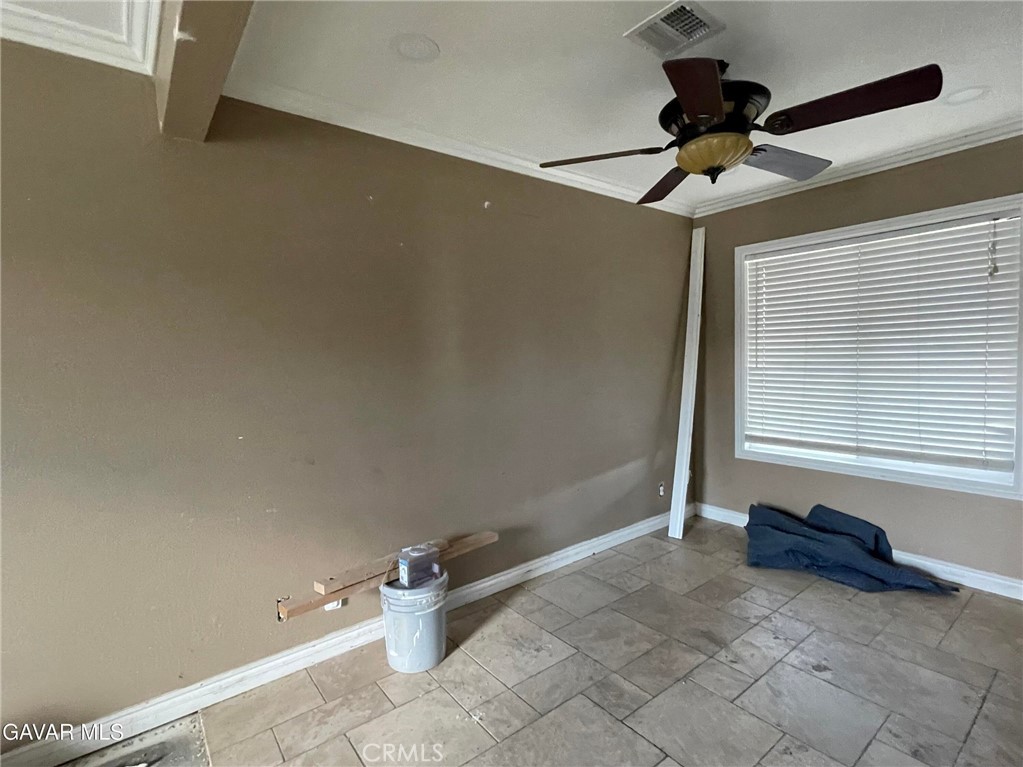 309 E Avenue J13