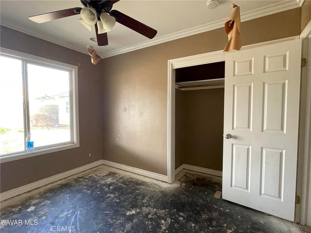 309 E Avenue J13