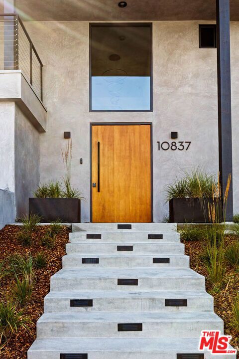 Photo of 10837 Via Verona Street, Los Angeles, CA 90077 (MLS # 26854853)