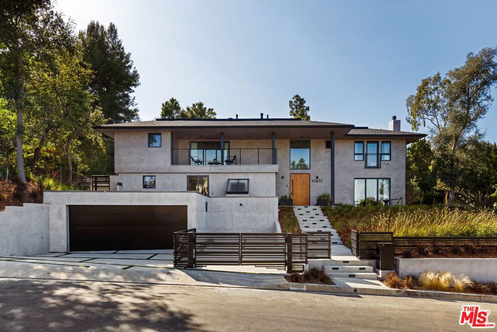 10837 Via Verona Street, Los Angeles CA 90077