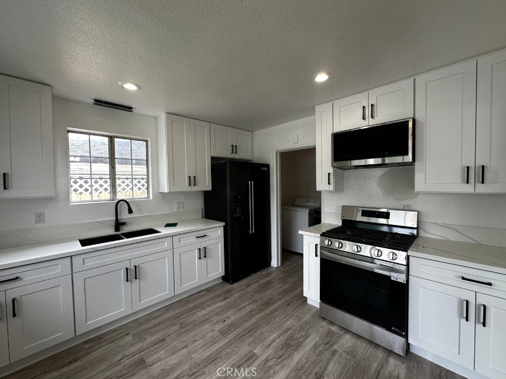 Properties 1 5723 Kester Avenue