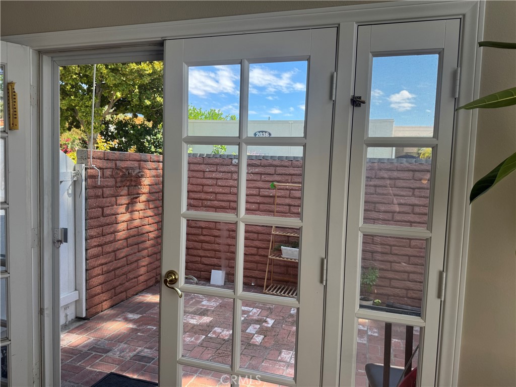 2037 Via Mariposa East C