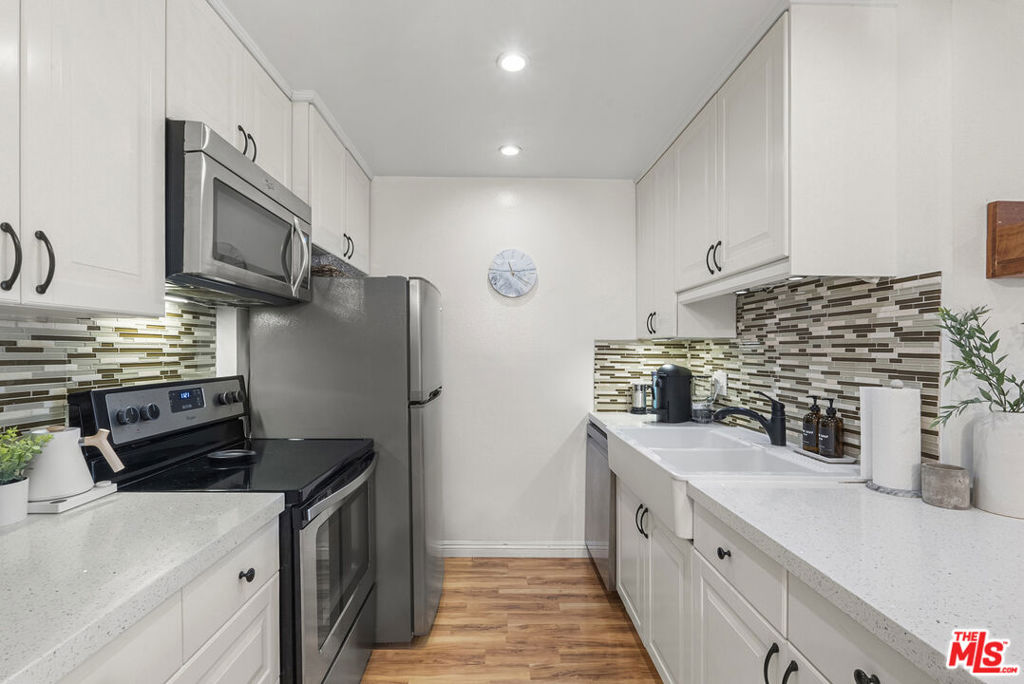 7742 Redlands Street H1027