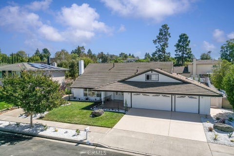 Photo of 38 Lucero ST, Thousand Oaks, CA 91360 (MLS # SR26208644)