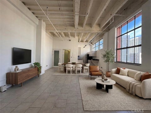 Photo of 312 W 5th Street #826, Los Angeles, CA 90013 (MLS # SR26196624)