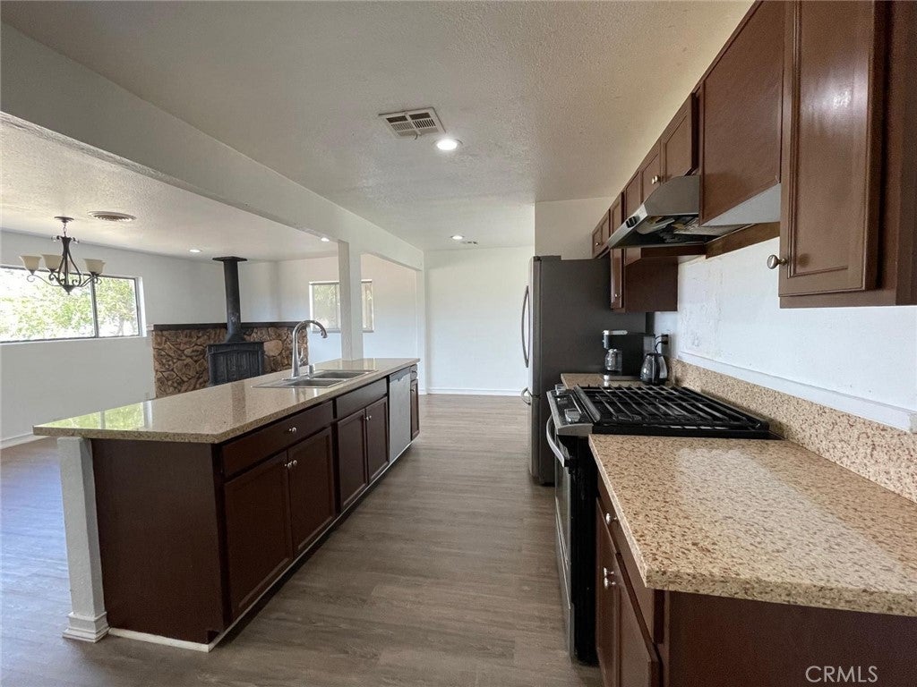 2131 W Avenue M12