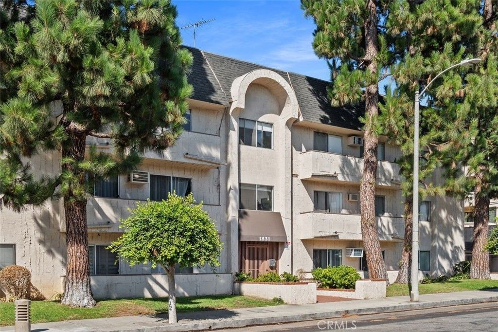 Photo of 1831 Prosser Avenue #210, Los Angeles, CA 90025 (MLS # AR25174949)