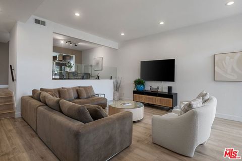 Photo of 17165 Palisades Circle, Pacific Palisades, CA 90272 (MLS # 26673447)