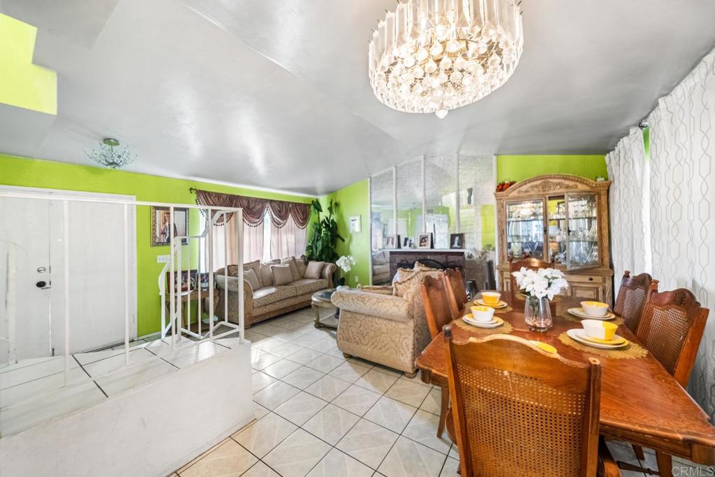 1718 Meadowood Court