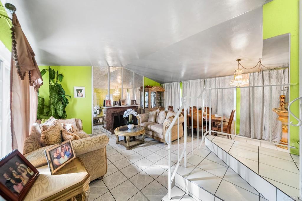 1718 Meadowood Court