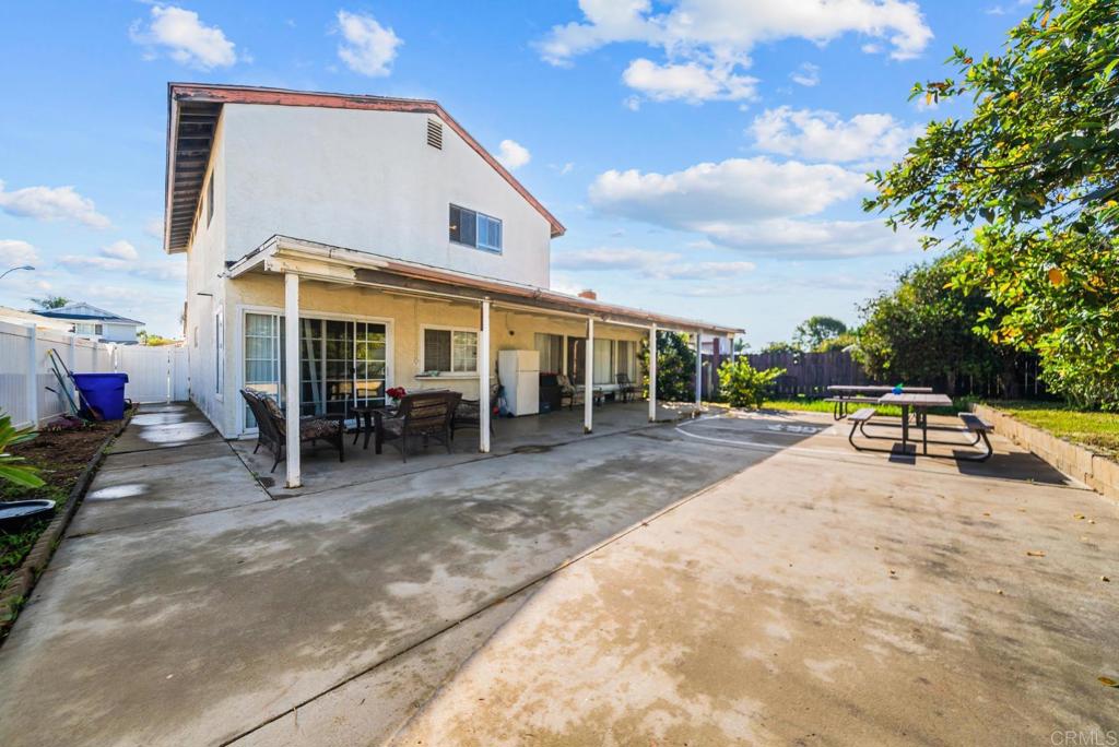 1718 Meadowood Court