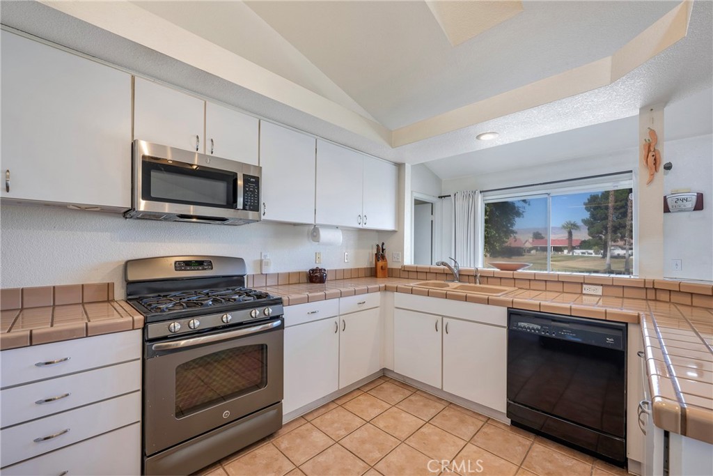 Tri Palm Estates (32005) - Residential