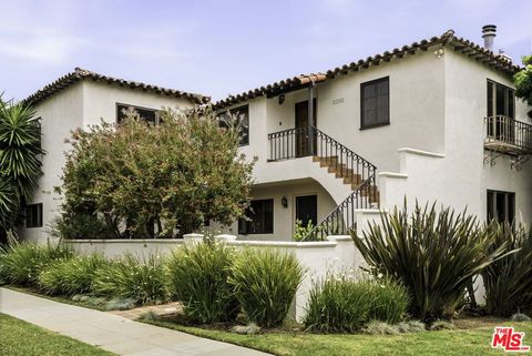 Photo of 1702 Idaho Avenue #3, Santa Monica, CA 90403 (MLS # 26831811)