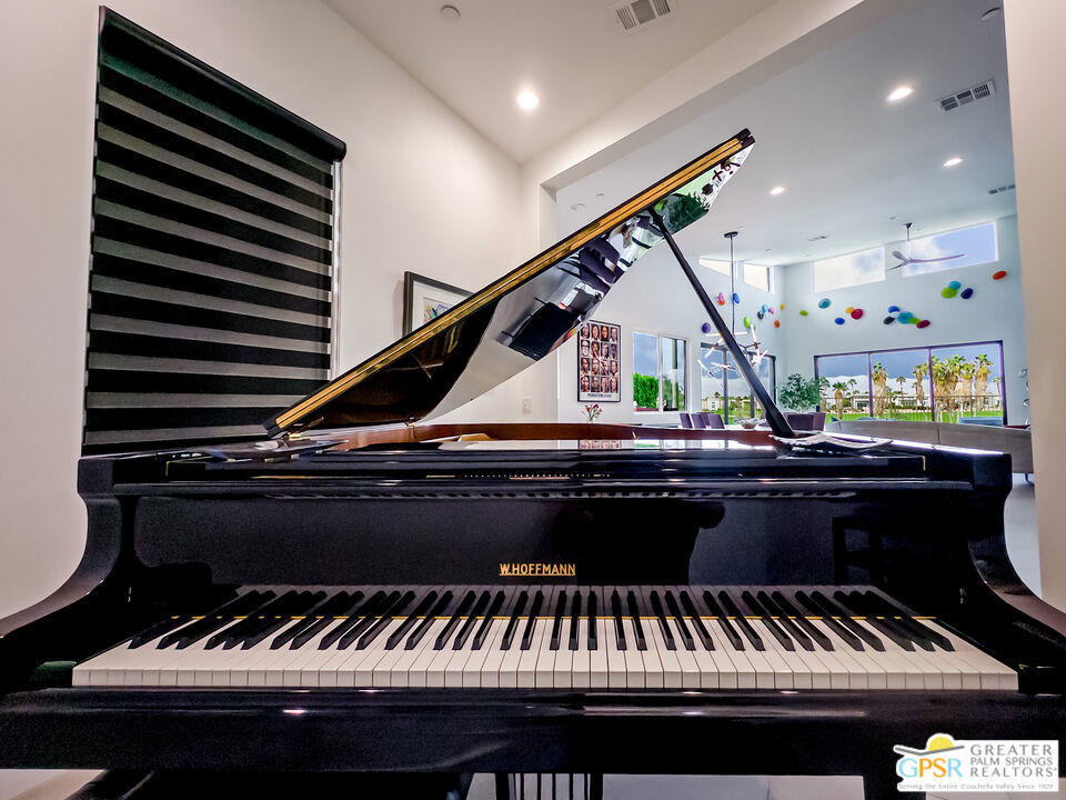 Escena - Residential