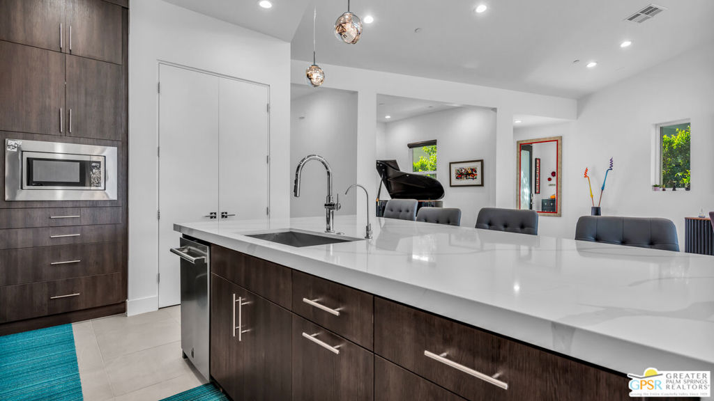 Escena - Residential