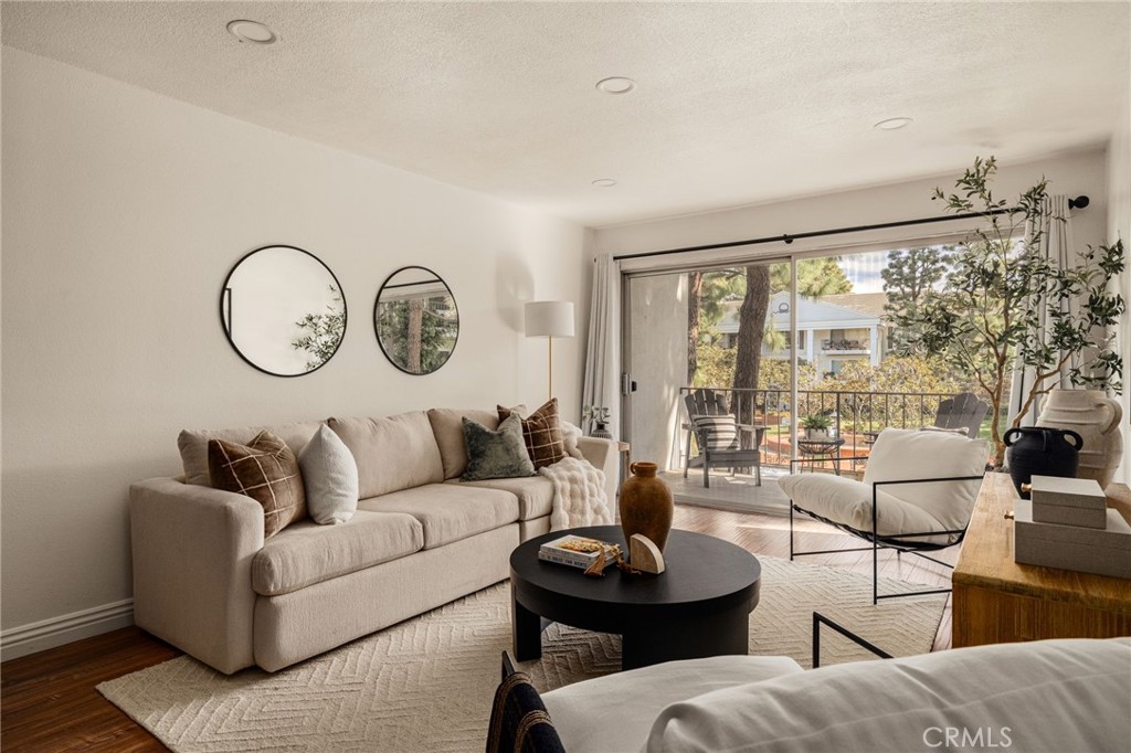 102 Scholz Plaza 239