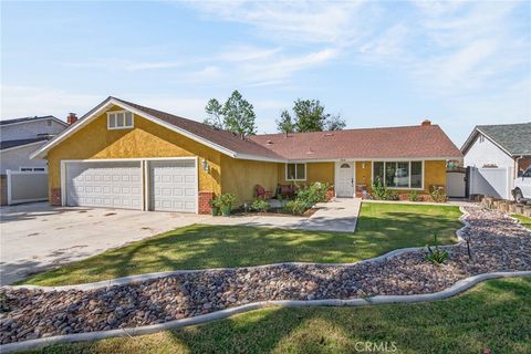 Photo of 1044 Meadowview Court, Corona, CA 92878 (MLS # IV26040291)