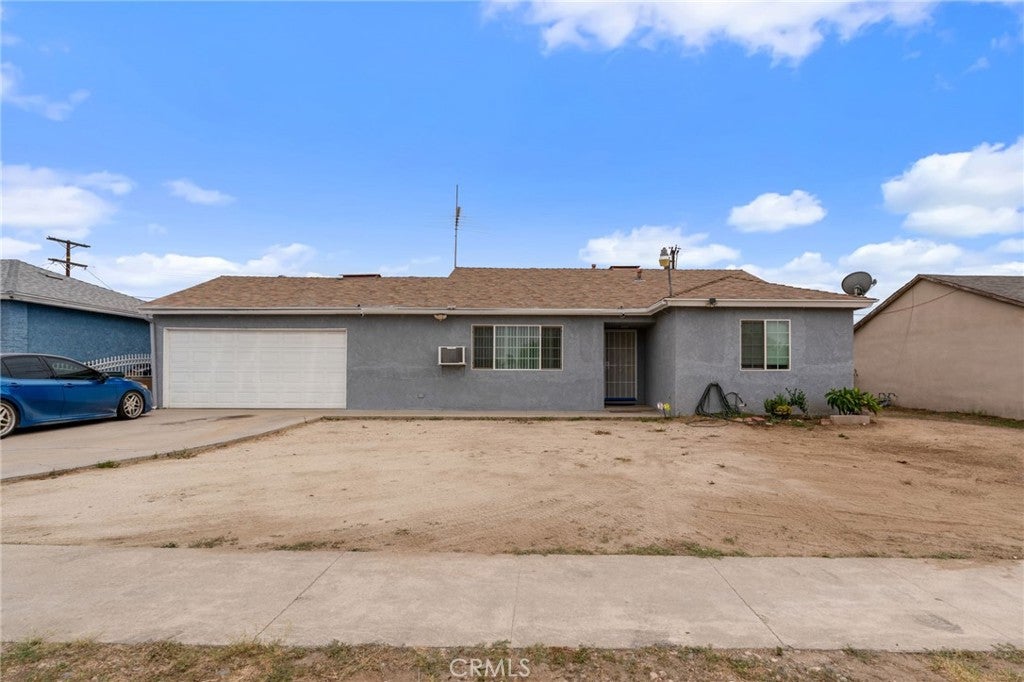 571 N Lilac Avenue