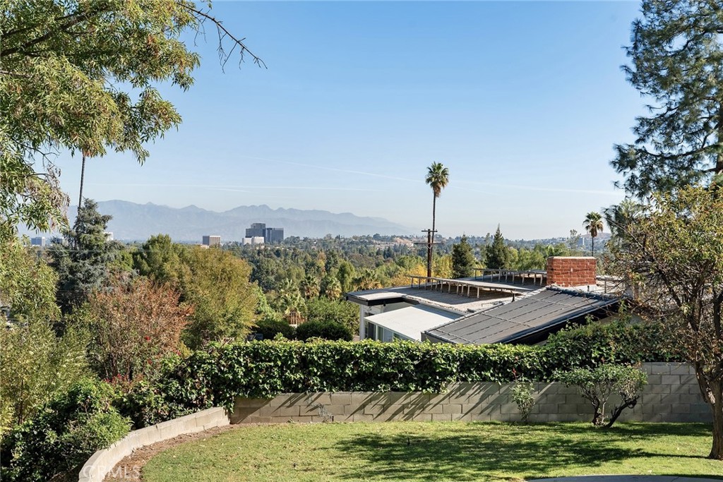 5618 Wilhelmina Avenue