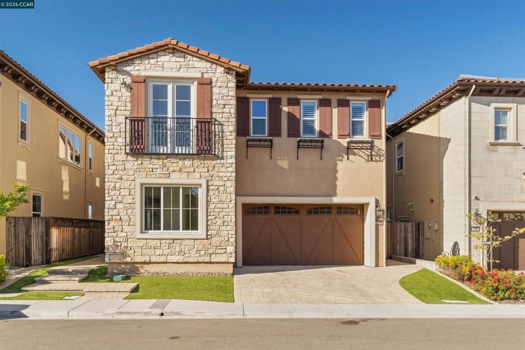 1195 Trumpet Vine Ln
