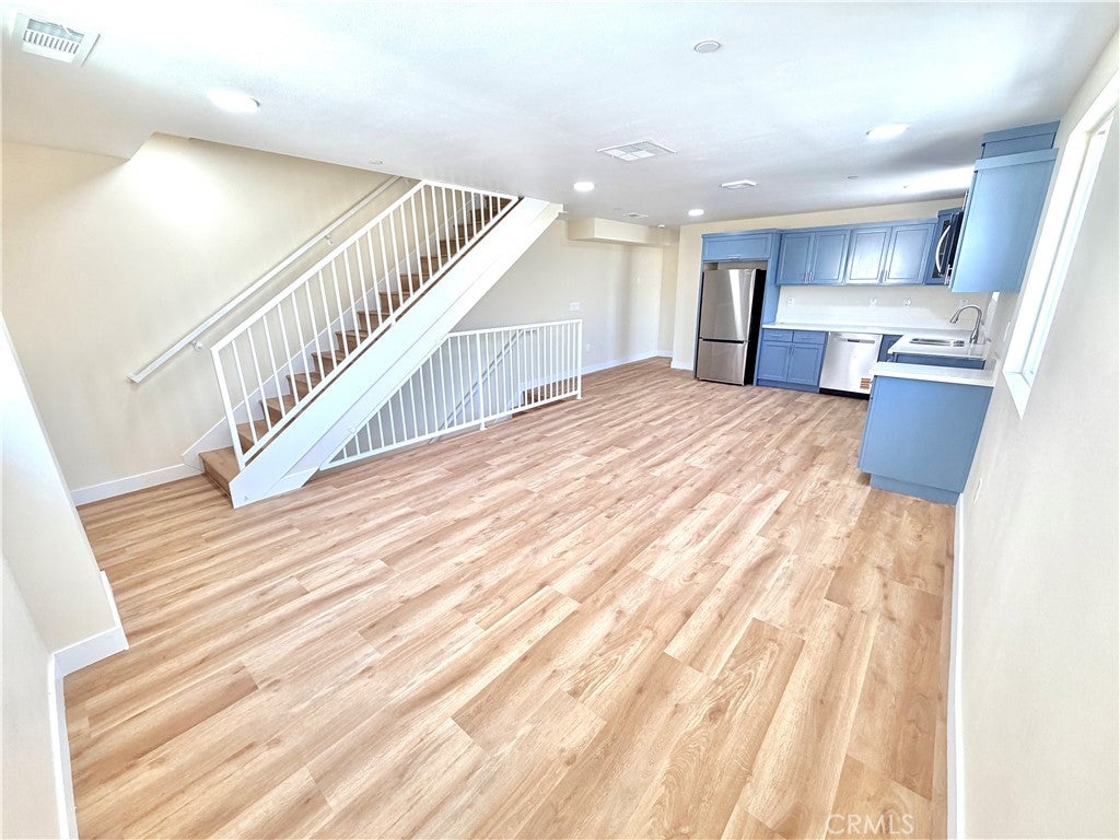 1035 S Woods