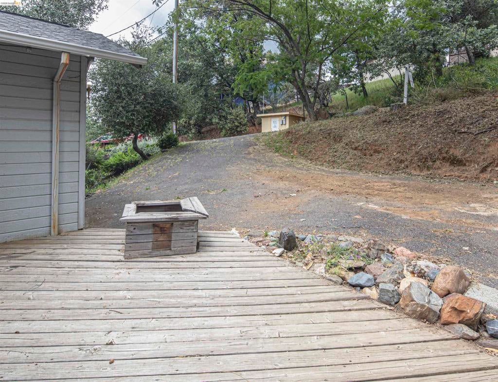 20210 Canyonview Dr
