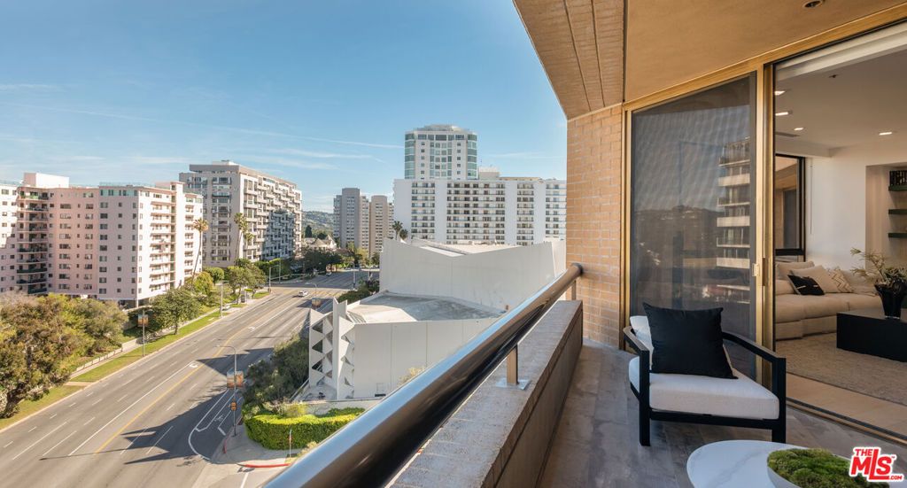 Photo of 10430 Wilshire Boulevard #802, Los Angeles, CA 90024 (MLS # 26655633)