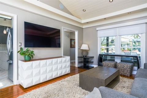 Tiny photo for 264 Ravenna, Long Beach, CA 90803 (MLS # PW26048821)