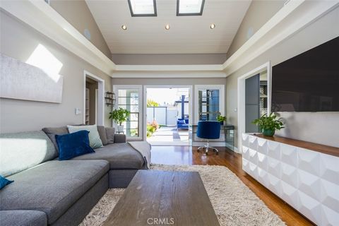 Tiny photo for 264 Ravenna, Long Beach, CA 90803 (MLS # PW26048821)