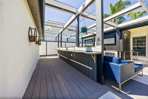 Tiny photo for 264 Ravenna, Long Beach, CA 90803 (MLS # PW26048821)