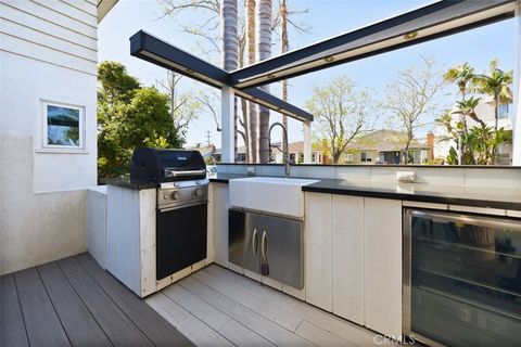 Tiny photo for 264 Ravenna, Long Beach, CA 90803 (MLS # PW26048821)