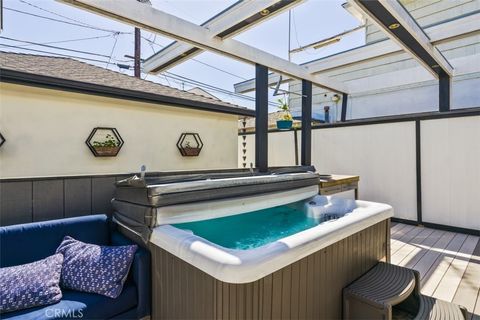 Tiny photo for 264 Ravenna, Long Beach, CA 90803 (MLS # PW26048821)