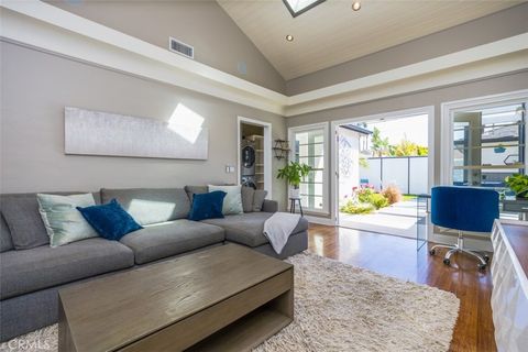 Tiny photo for 264 Ravenna, Long Beach, CA 90803 (MLS # PW26048821)