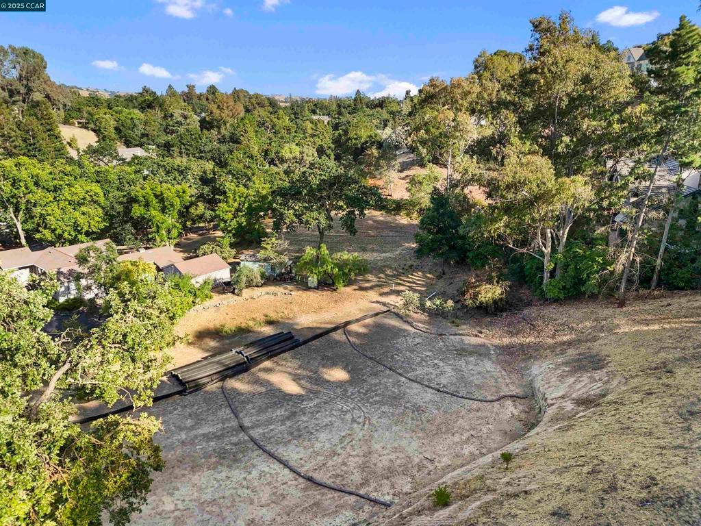 221 Dean Rd