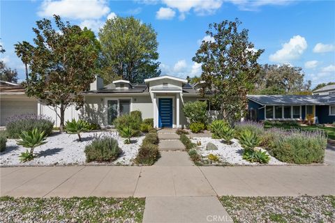 Photo of 5141 Comercio Ave, Woodland Hills, CA 91364 (MLS # SR26087929)