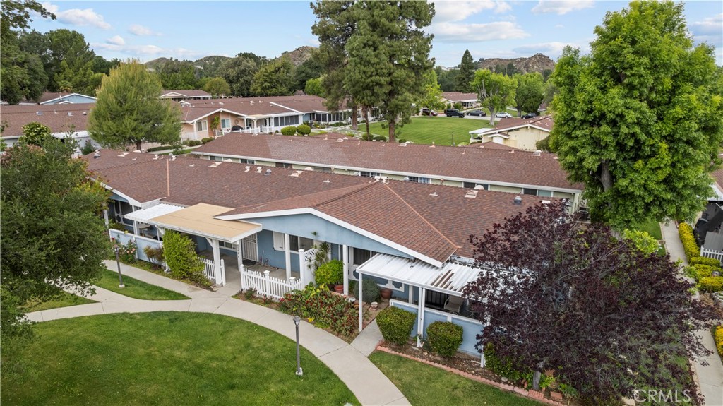 19148 Avenue Of The Oaks