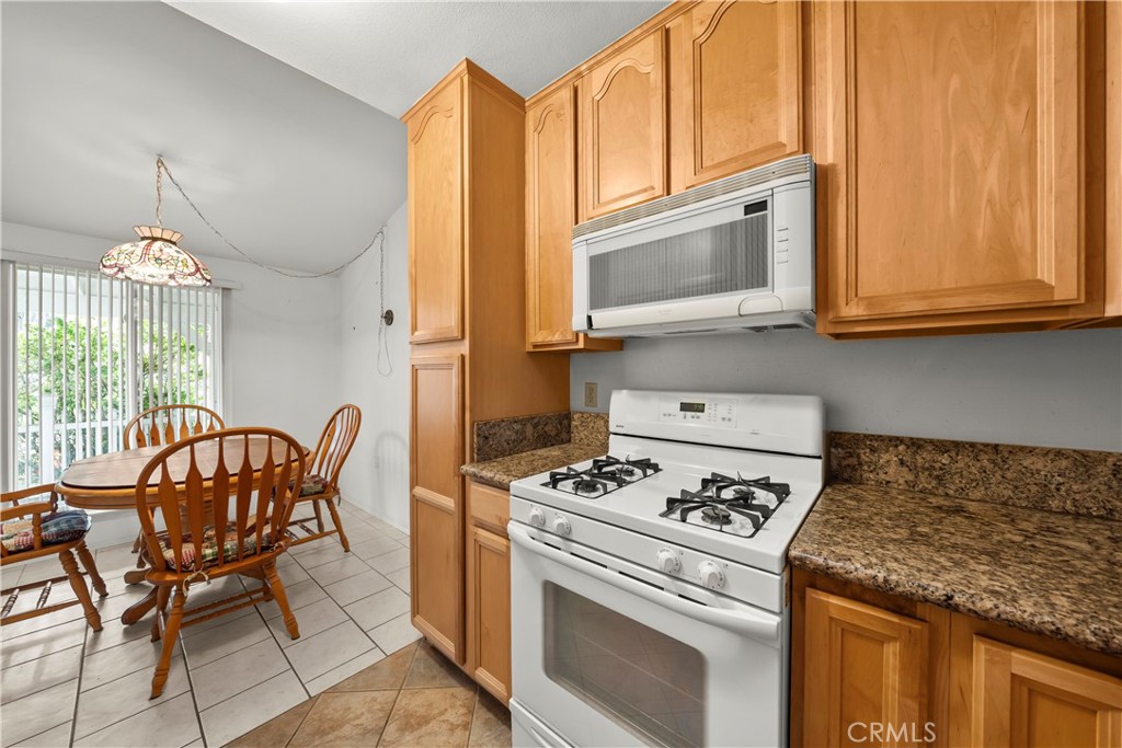 19148 Avenue Of The Oaks