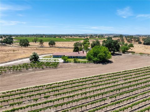 5275 Camp 8 Road Paso Robles CA 93446