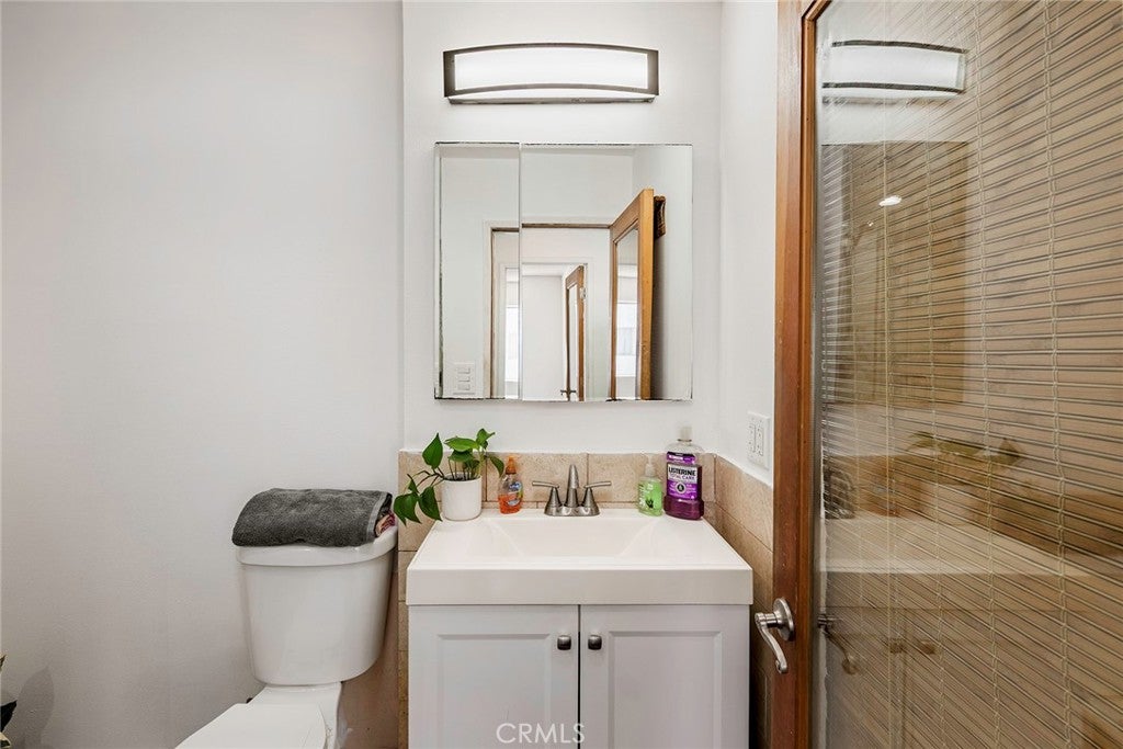 3565 Linden 208