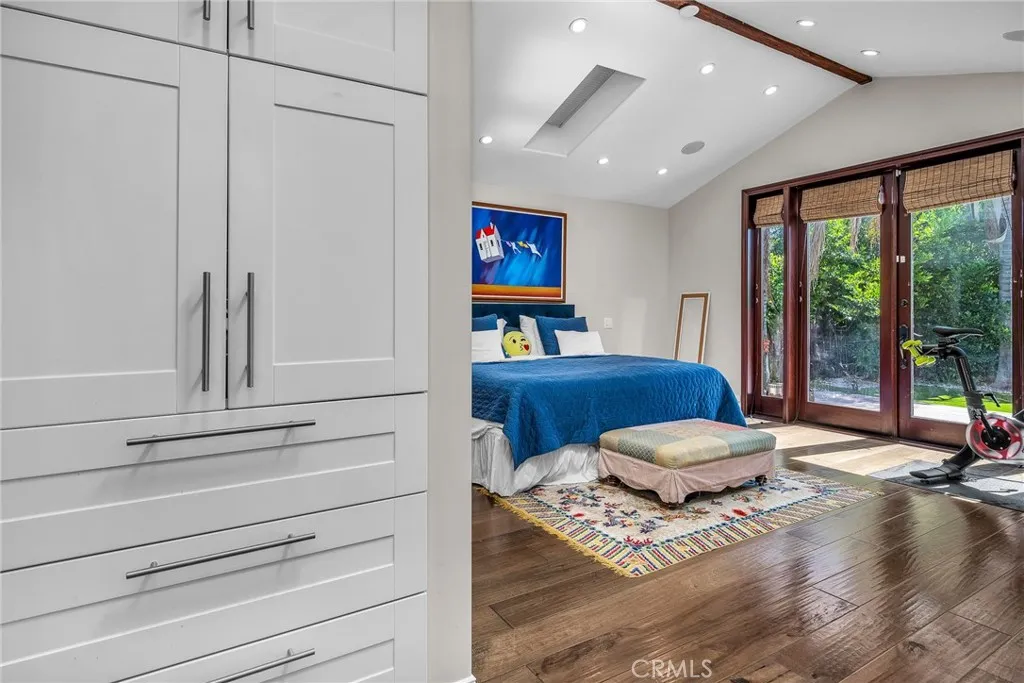 Encino, California 91316, United States, 3 Bedrooms Bedrooms, ,3 BathroomsBathrooms,Residential,Active,173600