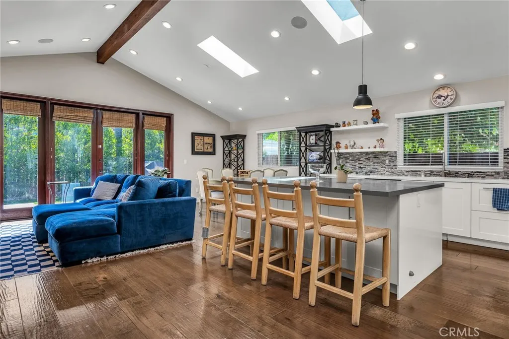 Encino, California 91316, United States, 3 Bedrooms Bedrooms, ,3 BathroomsBathrooms,Residential,Active,173600