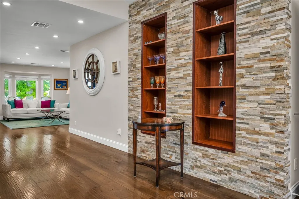 Encino, California 91316, United States, 3 Bedrooms Bedrooms, ,3 BathroomsBathrooms,Residential,Active,173600