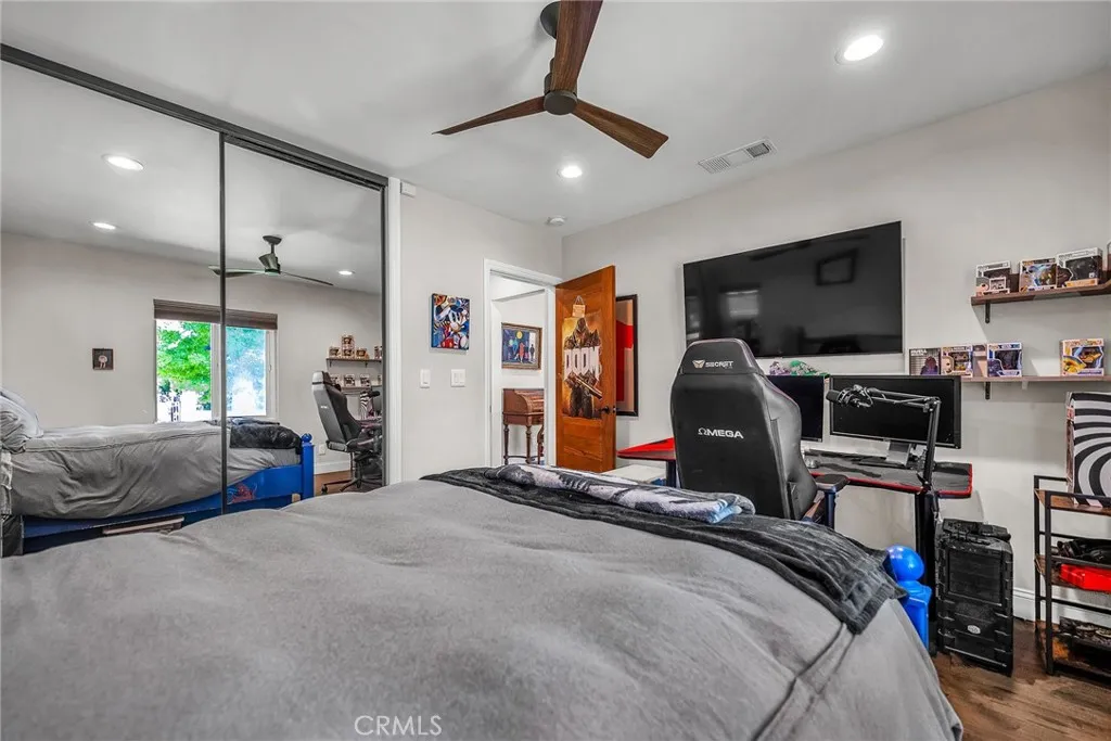 Encino, California 91316, United States, 3 Bedrooms Bedrooms, ,3 BathroomsBathrooms,Residential,Active,173600